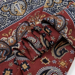 Βαθύ κόκκινο γυναικείο κασκόλ με σχέδιο Paisley και κομψά έθνικ φλοράλ μοτίβα