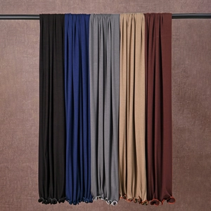 Lange effen jersey sjaals met geschulpte rand in vijf verschillende elegante kleuren