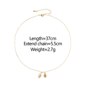 Minimalistische Goldkette mit Süßwasserperle und geometrischem Anhänger für Damen