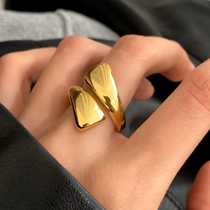 Chic gold-plated asymmetric geometric open ring with a sculptural minimalist design