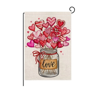 Bandiera da giardino di San Valentino con vaso di cuori e gancio in metallo