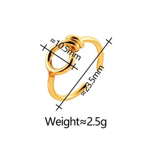 Detailed macro view showing the knot design dimensions and polished gold finish of the ring