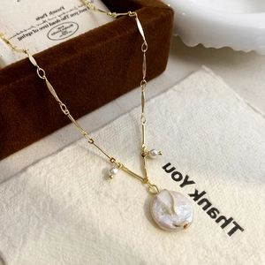Elegant baroque freshwater pearl pendant necklace with 18K gold plated chain links
