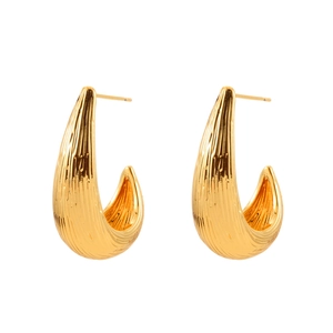 Boucles d'oreilles goutte en C dorées avec finition métallique brossée verticale