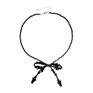 Collier élégant en perles de cristal noir facetté avec pendentif nœud et chaîne argentée