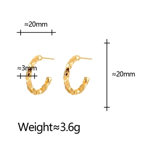 Minimalist gold pleated earrings featuring geometric ripple surface with 20mm diameter