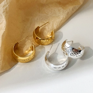 Créoles En Forme De C Pour Femmes Géométriques Cuivre Texture Losange Taille Diamant Avec Tige De Boucle En Cuivre
