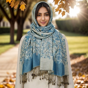 Écharpe ethnique brodée de tournesols avec franges et motif floral vintage bleu et beige