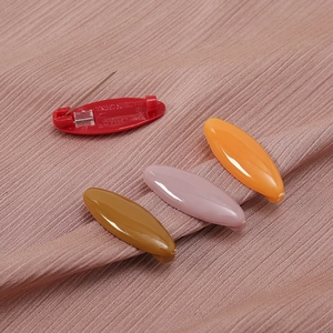 Bunte Sicherheitsnadeln aus Kunststoff Schal Clips Broschen Anti-Blendung 4 Stk Set Alltag