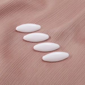 Weiße Kunststoff Sicherheitsnadeln Hijab Clips Anti-Glanz Daumenknöpfe Detail 4er Pack