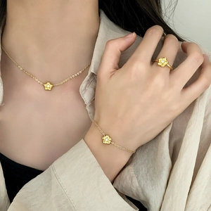 Flower Pendant Necklace Elegant Copper With Zircon Dainty 18K Gold Plated Minimalist Gift For Women Jewelry Accessory
