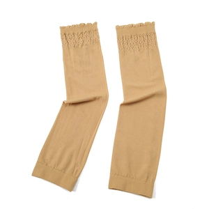 Manchons de bras unis à volants, manchons de protection UV pour femmes vue principale.