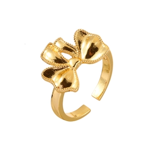 Elegante anello aperto a fiocco dorato con finitura lucida e bordi perlati