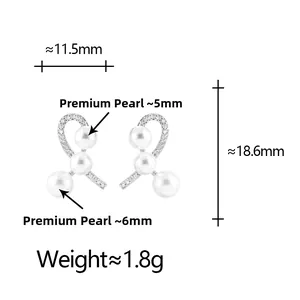 Detailansicht der Perlenohrringe mit Abmessungen 11,5 mm x 18,6 mm auf weißem Grund