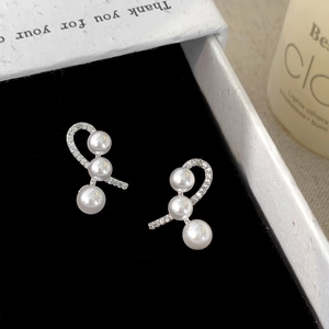 Elegante Französische Künstliche Perlenohrstecker Für Damen S-Kurve Zirkon Kupfer Ohrringe Schmuck Büro Täglich