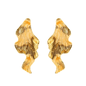 Abstract vintage wavy gold drop earrings with irregular leaf design and polished texture