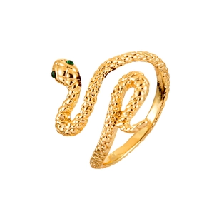 Goldener Schlangenring mit grünen Zirkonia-Augen und detailreicher Schuppenstruktur