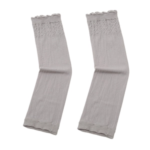 Manchons de protection solaire gris avec détails de poignets à volants bien délicats
