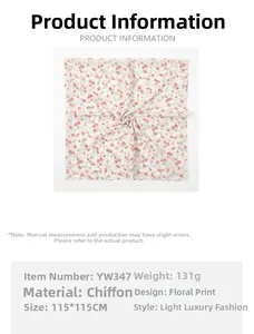 Detailopname van lichte chiffon vierkante sjaal met elegant roze bloemenpatroon
