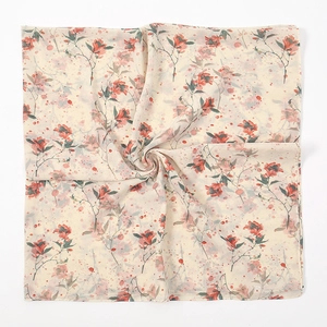 Bloemen chiffon hijab 115x115cm vierkante sjaal met rode bloemen op crème stof