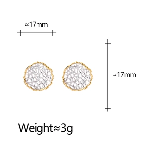 Detail of two-tone hollow lace earrings showing 17mm diameter and 3g weight specifications
