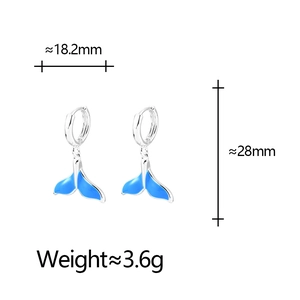 Minimalist silver whale tail earrings with blue enamel and dimensions 18x28mm
