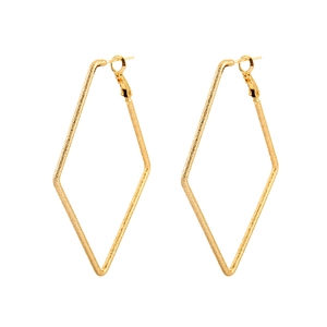 Boucles d'oreilles créoles carrées géométriques dorées avec finition sablée