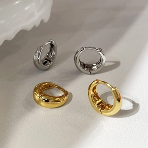 Créoles Minimalistes Poli Miroir Géométrique Cuivre Boucle D'oreille Huggie Bijoux De Mode Légers Pour Femmes Quotidien