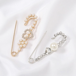 Elegant pearl rhinestone anti-glare brooch pin for women clothing waist tightening