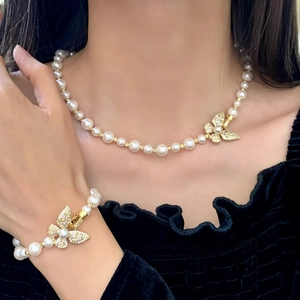 Collier Künstliche Perle Bracelet Bijoux Pendentif Papillon Strass Cuivre Élégant Style Français Luxe Pour Femmes