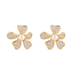 Boucles d'oreilles fleur à cinq pétales avec cristaux pavés et perles centrales