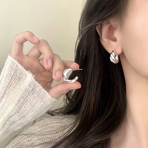 Orecchini a cerchio in argento sterling S925 lucido con design a trama intrecciata