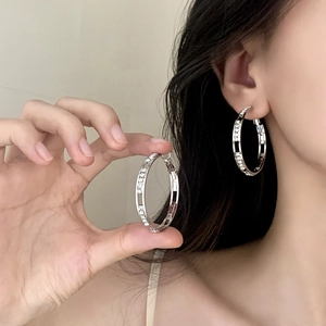 Boucles Oreilles Créoles Évidées Cuivre Zircone Cubique Minimaliste Mode Élégant Accessoires Pour Femmes
