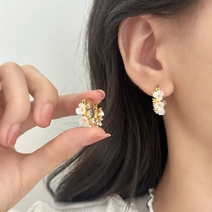 French vintage gold flower hoop earrings with white resin petals and zircon center stones