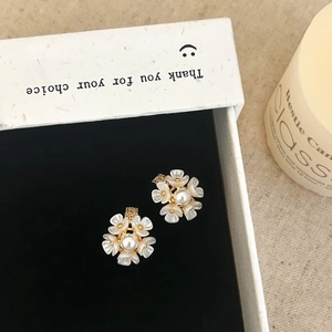 Exquisite French vintage flower stud earrings with white pearls in a black gift box