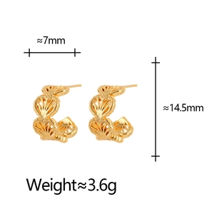 Macro shot of 18K gold C-shaped hoop earrings with shell texture and 14.5mm size
