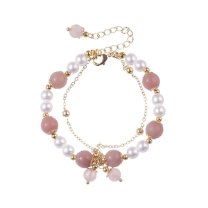 Elegant double-layered pink natural stone and pearl bracelet with golden metallic chain