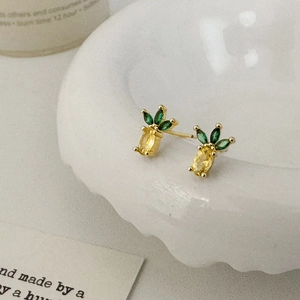 Chic gold-plated pineapple stud earrings with yellow and green marquise gemstones