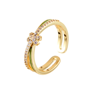 Bague dorée élégante avec émail vert et motif floral étincelant en zircone