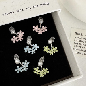 Flower Stud Earrings With Lustrous Artificial Pearl And Enamel Drip Oil Floral Cluster Minimalist Sweet Elegant For Women