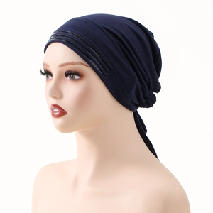 Hijab in jersey elastico blu navy da donna con eleganti strisce a rete sulla fronte