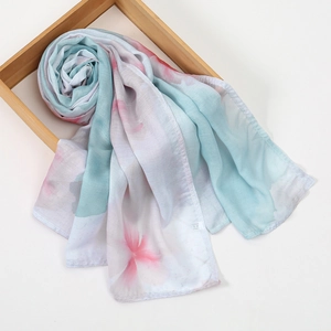 Leichter Schal mit Blumenmuster in Blau und Rosa, vielseitiges Strandtuch für Damen