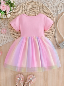 Robe rose pour fille avec jupe en tulle arc-en-ciel multicouche et sandales à nœud rose