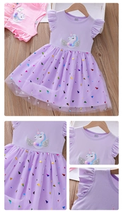 Détails de broderie licorne et tulle doré sur cette robe d'été violette pour filles
