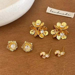 Vintage Flower Stud Earrings Copper 18K Gold Plated Zircon Enamel Elegant Floral Jewelry For Women Daily