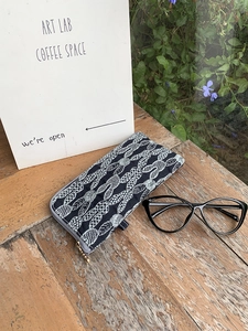 L-shaped embroidered linen glasses pouch with cactus pattern and metal zipper puller