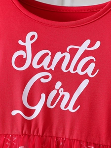 Rotes Weihnachts Santa Girl Kleid mit Buchstabenprint und flauschigem Tüllrock für Kleinkinder