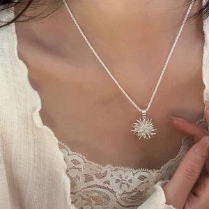 Starburst Firework Pendant Necklace Copper Radiant Zircon Inlaid Clavicle Chain For Women Fashionable Elegant Jewelry