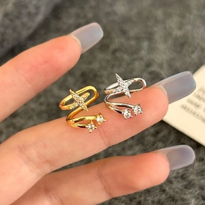 Anelli regolabili minimalisti in oro e argento con stella in zircone e finitura lucida