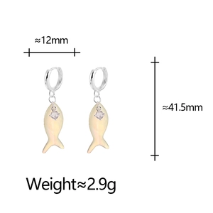 Süße Fischohrringe aus Silber mit Perlmutt und Zirkonia, Länge 41,5mm, Breite 12mm